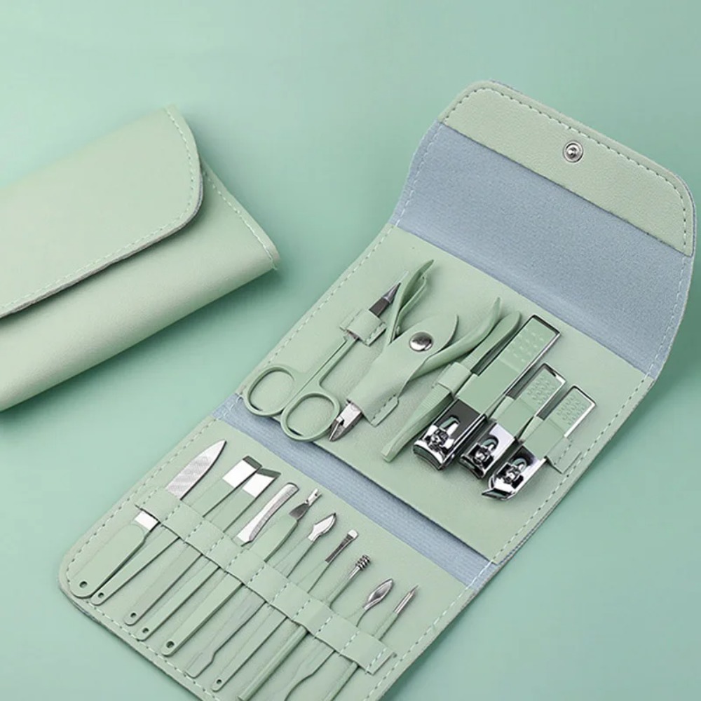 Mens Grooming Kit Gift Set - A must-have at home, a 16-piece